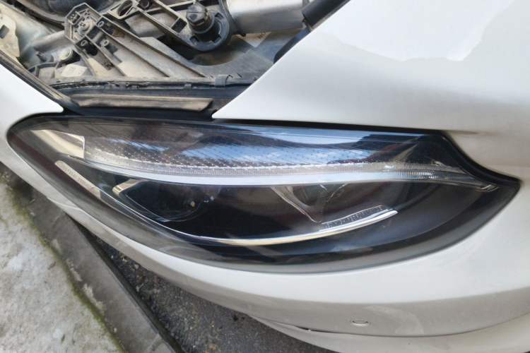 Used Mercedes-Benz B-Class 2017 B 200 Fashion Model Right Front Headlight