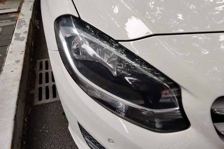 Used Mercedes-Benz B-Class 2017 B 200 Sport Edition Right Front Headlight