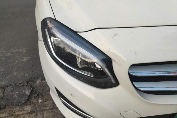 Used Mercedes-Benz B-Class 2017 B 200 Fashion Model Right Front Headlight
