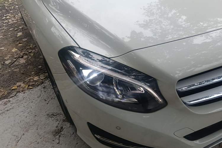 Used Mercedes-Benz B-Class 2017 B 200 Fashion Model Right Front Headlight