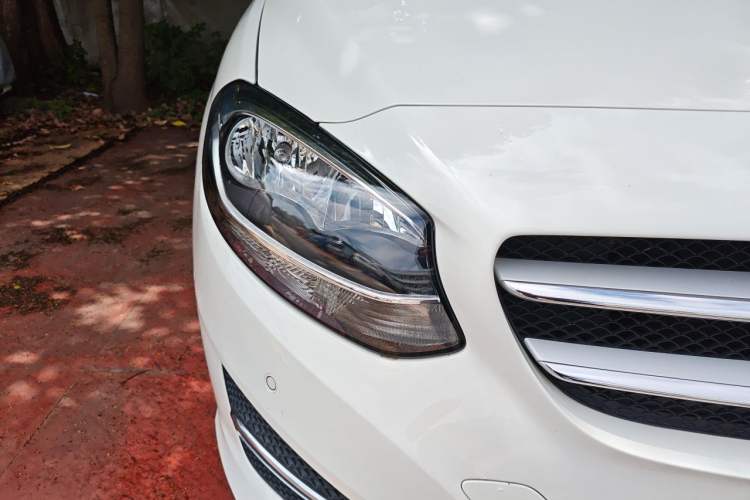 Used Mercedes-Benz B-Class 2017 B 200 Sport Edition Right Front Headlight