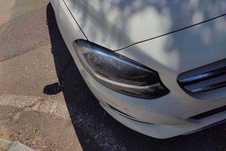 Used Mercedes-Benz B-Class 2017 B 200 Sport Edition Right Front Headlight