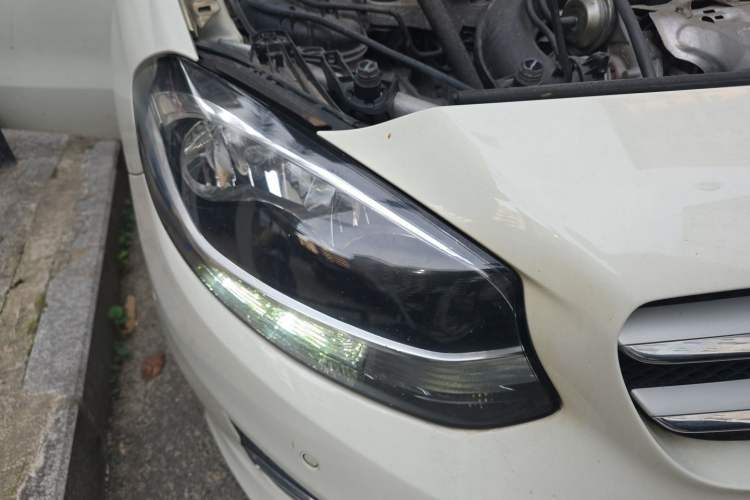 Used Mercedes-Benz B-Class 2017 B 200 Sport Edition Right Front Headlight