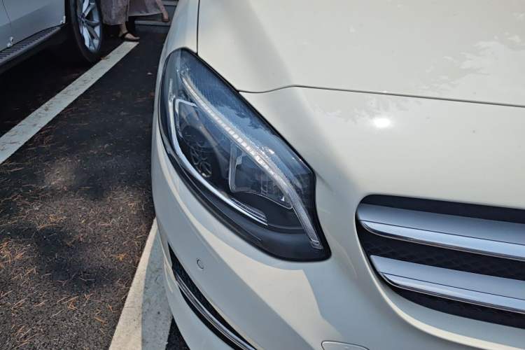 Used Mercedes-Benz B-Class 2017 B 200 Fashion Model Right Front Headlight