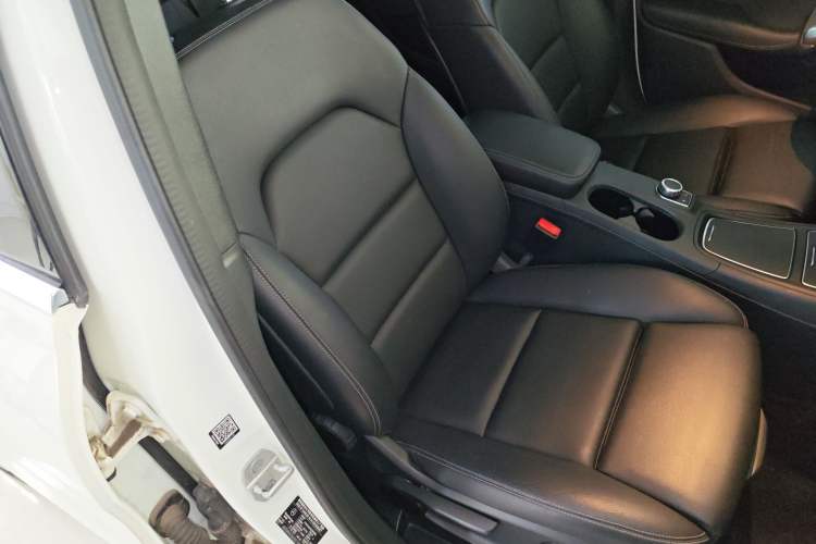 Used Mercedes-Benz B-Class 2017 B 200 Sport Edition Right Front Seat