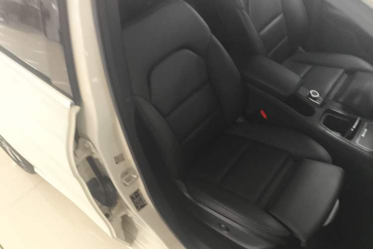 Used Mercedes-Benz B-Class 2017 B 200 Fashion Model Right Front Seat