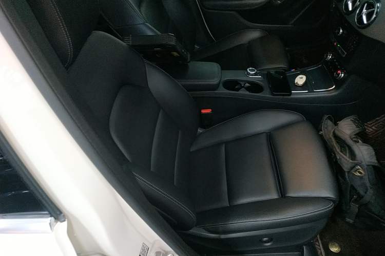 Used Mercedes-Benz B-Class 2017 B 200 Fashion Model Right Front Seat