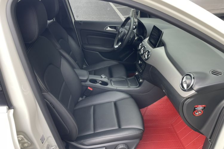 Used Mercedes-Benz B-Class 2017 B 200 Sport Edition Right Front Seat