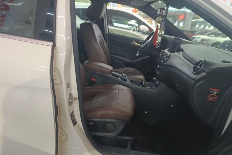 Used Mercedes-Benz B-Class 2017 B 200 Sport Edition Right Front Seat
