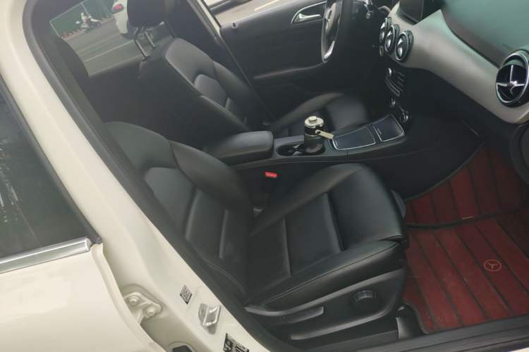 Used Mercedes-Benz B-Class 2017 B 200 Sport Edition Right Front Seat