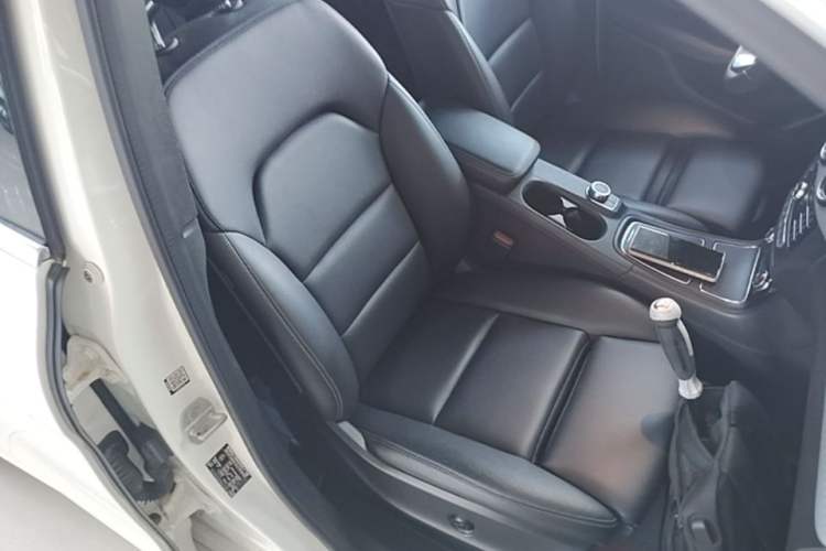 Used Mercedes-Benz B-Class 2017 B 200 Fashion Model Right Front Seat