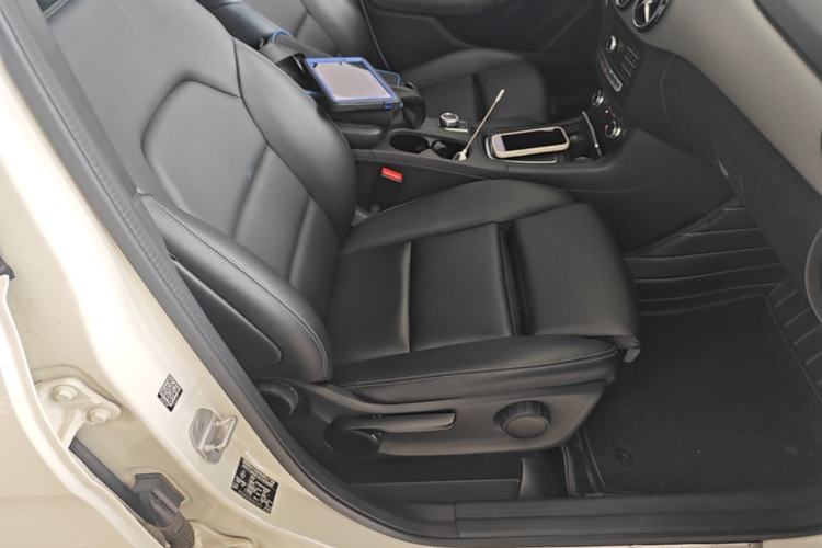 Used Mercedes-Benz B-Class 2017 B 200 Sport Edition Right Front Seat