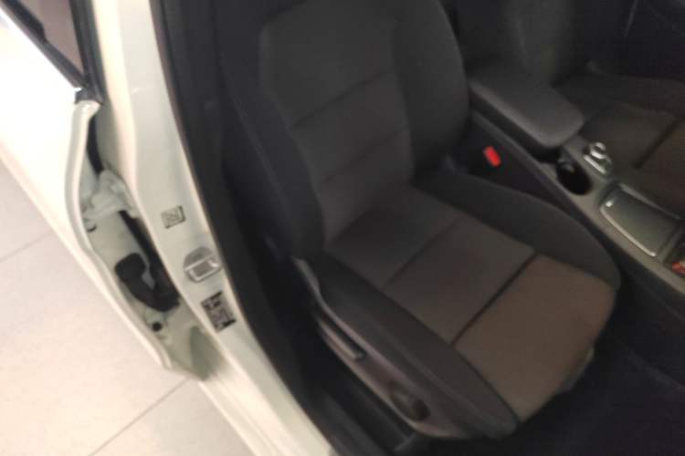 Used Mercedes-Benz B-Class 2017 B 180 Right Front Seat