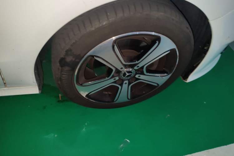 Used Mercedes-Benz B-Class 2017 B 200 Fashion Model Right Front Wheel Hub