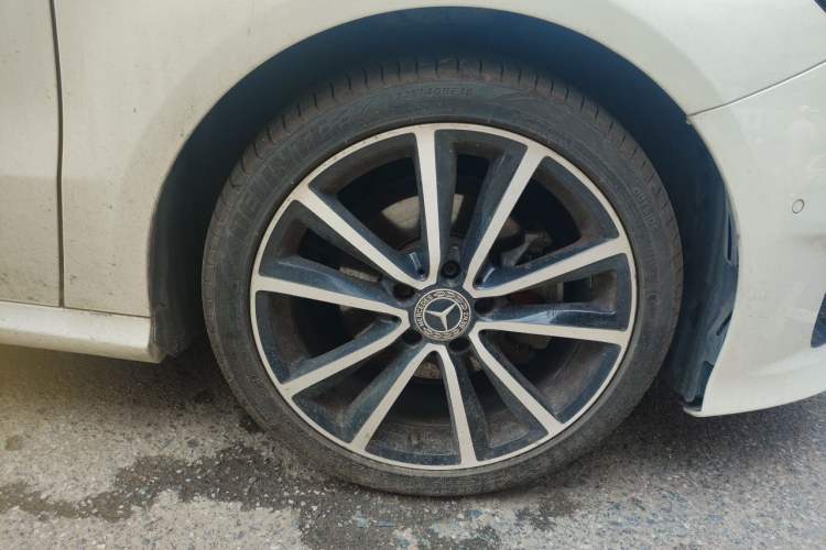 Used Mercedes-Benz B-Class 2017 B 200 Fashion Model Right Front Wheel Hub