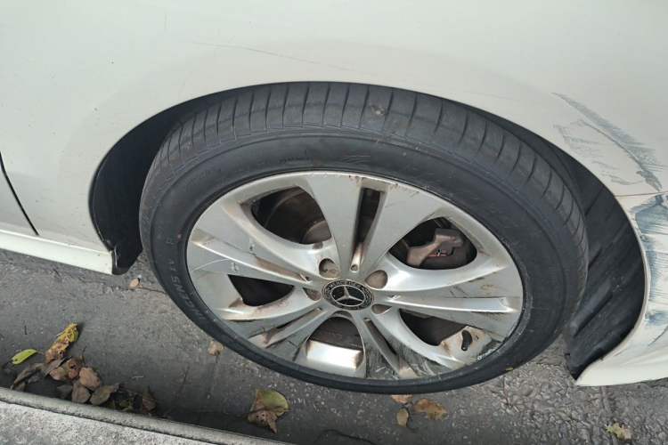 Used Mercedes-Benz B-Class 2017 B 200 Sport Edition Right Front Wheel Hub