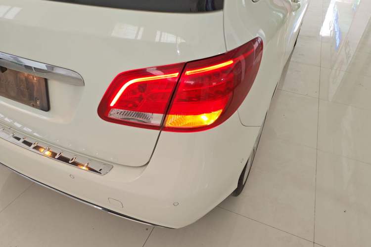 Used Mercedes-Benz B-Class 2017 B 200 Sport Edition Right Rear Taillight