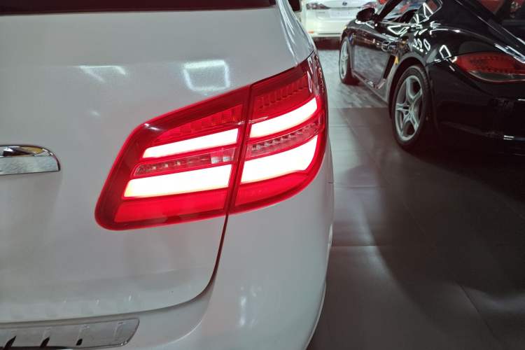 Used Mercedes-Benz B-Class 2017 B 200 Fashion Model Right Rear Taillight