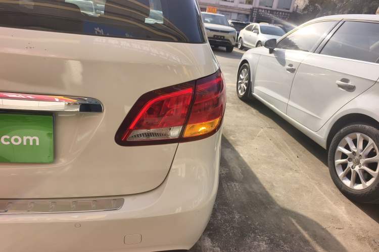 Used Mercedes-Benz B-Class 2017 B 200 Sport Edition Right Rear Taillight