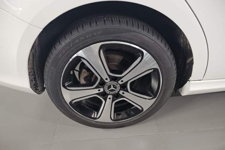 Used Mercedes-Benz B-Class 2017 B 200 Fashion Model Right Rear Wheel Hub