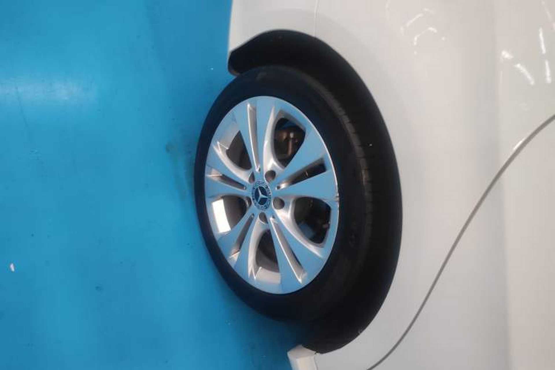 Used Mercedes-Benz B-Class 2017 B 200 Sport Edition Right Rear Wheel Hub
