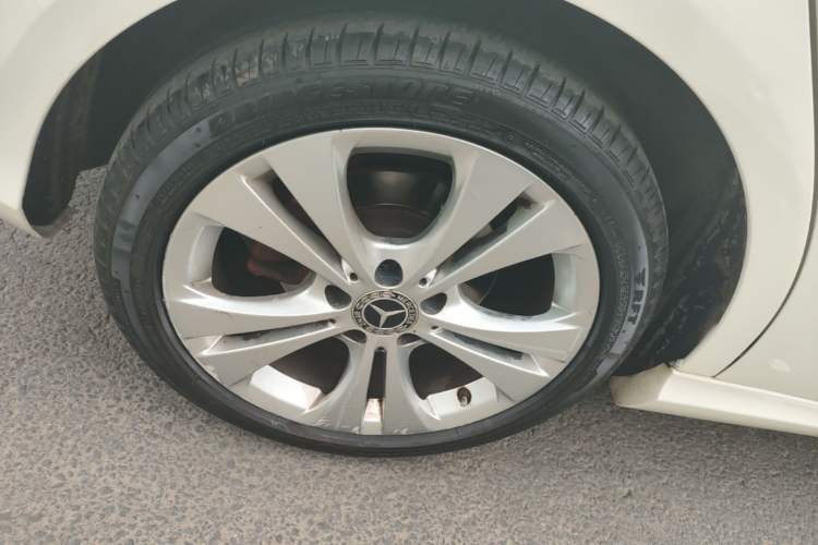 Used Mercedes-Benz B-Class 2017 B 200 Sport Edition Right Rear Wheel Hub