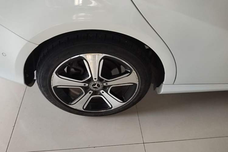 Used Mercedes-Benz B-Class 2017 B 200 Fashion Model Right Rear Wheel Hub
