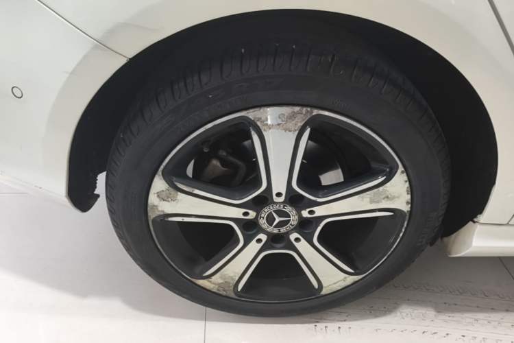 Used Mercedes-Benz B-Class 2017 B 200 Fashion Model Right Rear Wheel Hub