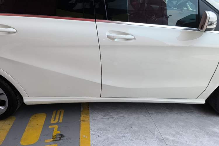 Used Mercedes-Benz B-Class 2017 B 200 Sport Edition Right Side Sill