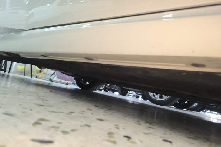 Used Mercedes-Benz B-Class 2017 B 200 Fashion Model Right Side Sill