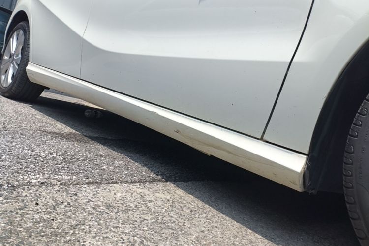 Used Mercedes-Benz B-Class 2017 B 200 Sport Edition Right Side Sill