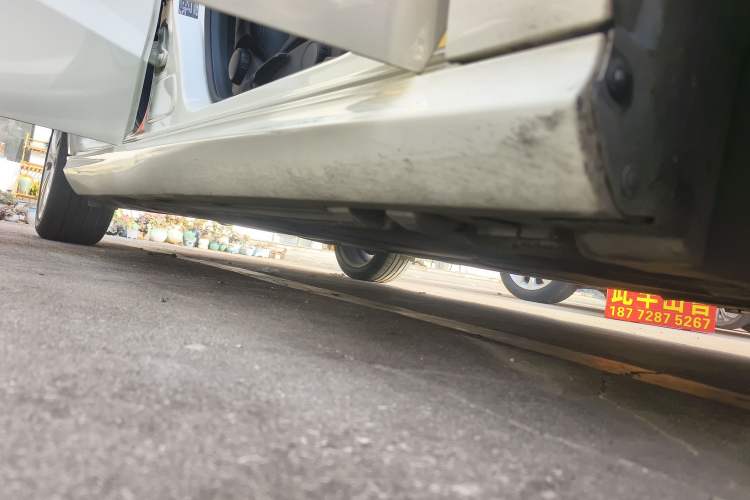 Used Mercedes-Benz B-Class 2017 B 200 Sport Edition Right Side Sill