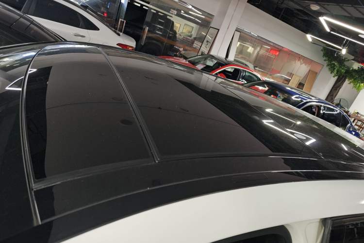 Used Mercedes-Benz B-Class 2017 B 200 Fashion Model Roof