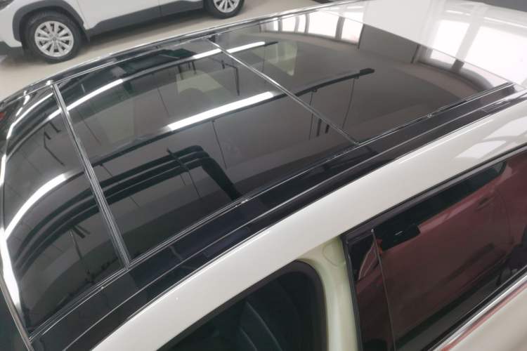 Used Mercedes-Benz B-Class 2017 B 200 Sport Edition Roof