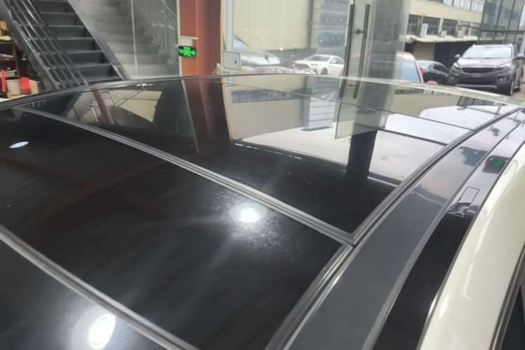 Used Mercedes-Benz B-Class 2017 B 200 Fashion Model Roof