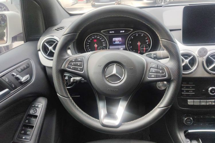 Used Mercedes-Benz B-Class 2017 B 200 Fashion Model Steering Wheel
