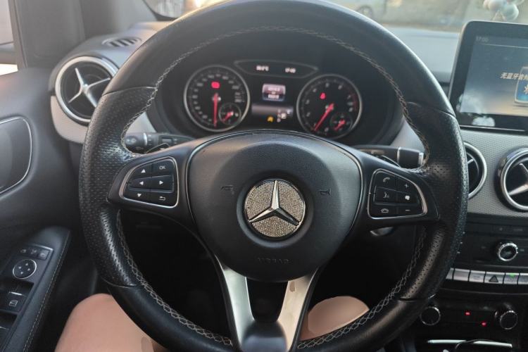 Used Mercedes-Benz B-Class 2017 B 200 Sport Edition Steering Wheel