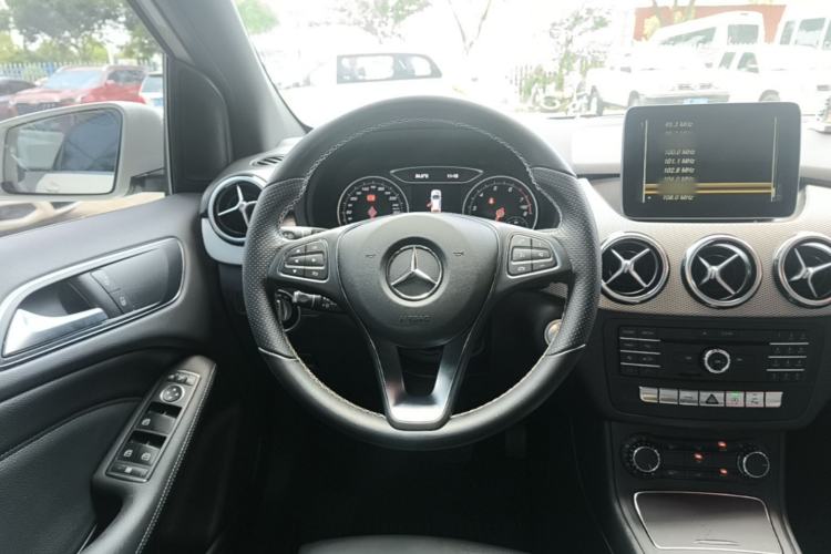 Used Mercedes-Benz B-Class 2017 B 200 Sport Edition Steering Wheel