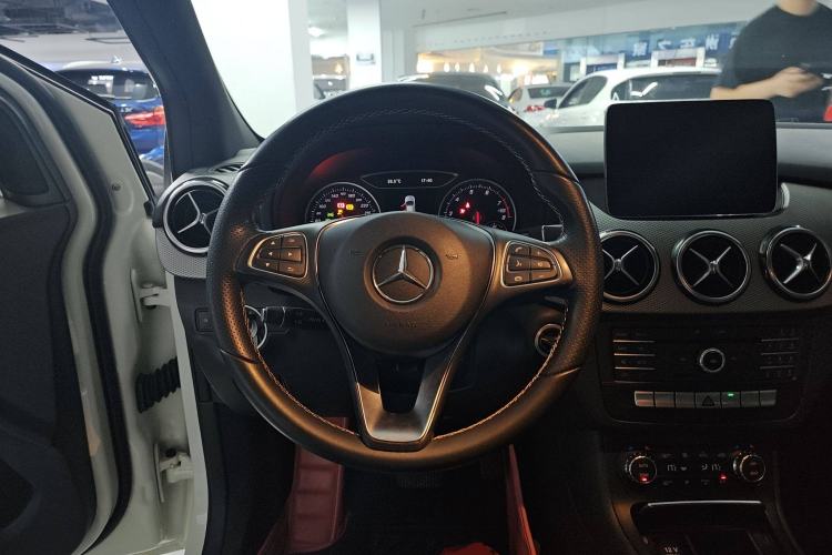 Used Mercedes-Benz B-Class 2017 B 200 Fashion Model Steering Wheel