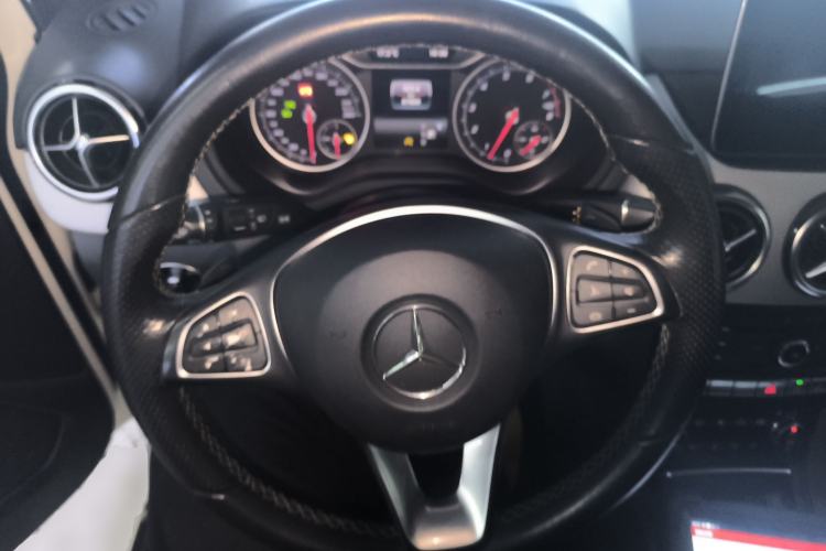 Used Mercedes-Benz B-Class 2017 B 200 Fashion Model Steering Wheel