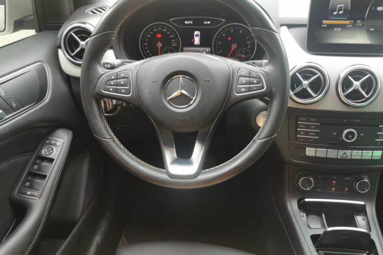 Used Mercedes-Benz B-Class 2017 B 200 Sport Edition Steering Wheel