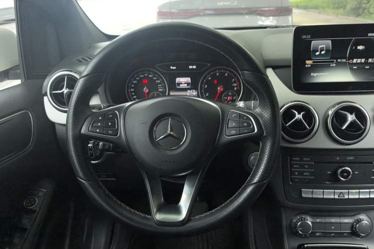 Used Mercedes-Benz B-Class 2017 B 200 Sport Edition Steering Wheel