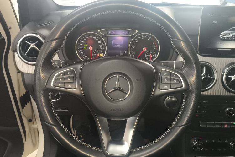 Used Mercedes-Benz B-Class 2017 B 200 Fashion Model Steering Wheel