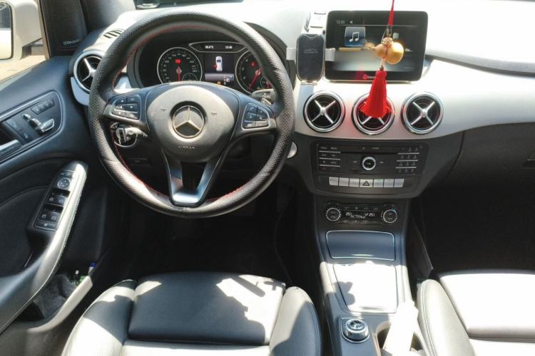 Used Mercedes-Benz B-Class 2017 B 200 Fashion Model Steering Wheel