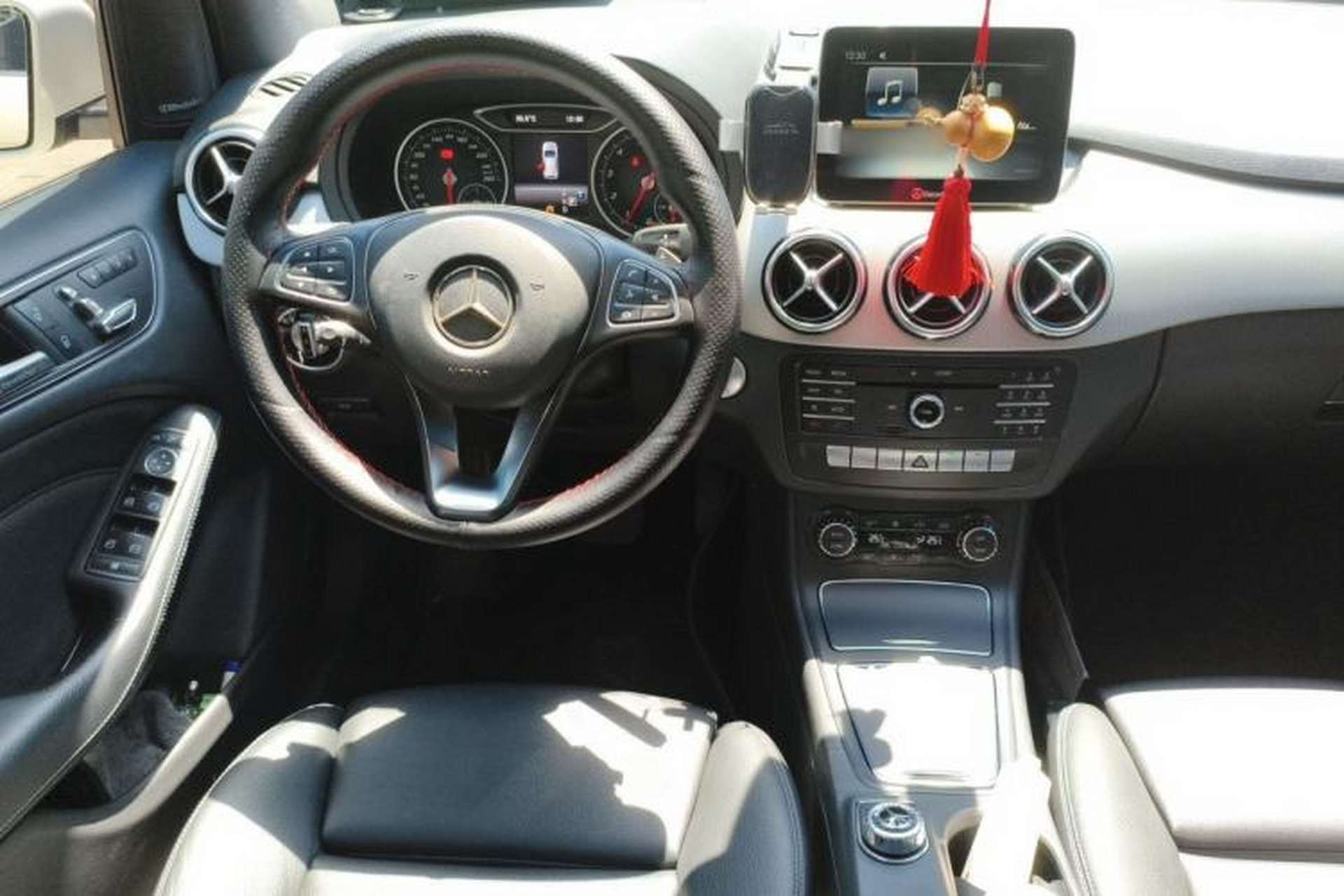 Used Mercedes-Benz B-Class 2017 B 200 Fashion Model Steering Wheel