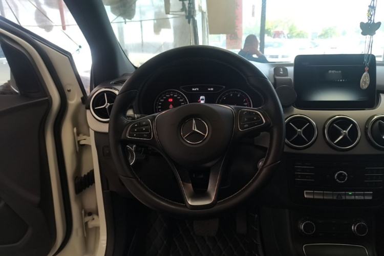 Used Mercedes-Benz B-Class 2017 B 200 Sport Edition Steering Wheel