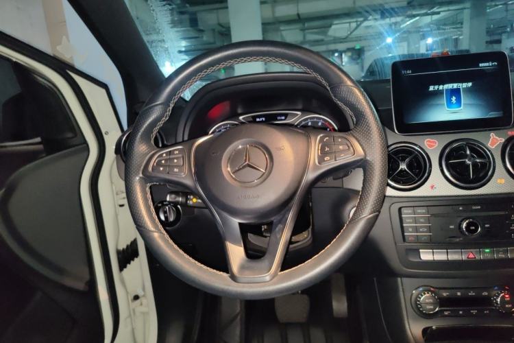 Used Mercedes-Benz B-Class 2017 B 200 Fashion Model Steering Wheel