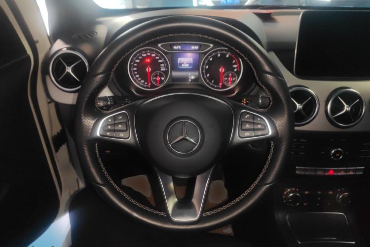Used Mercedes-Benz B-Class 2017 B 200 Sport Edition Steering Wheel