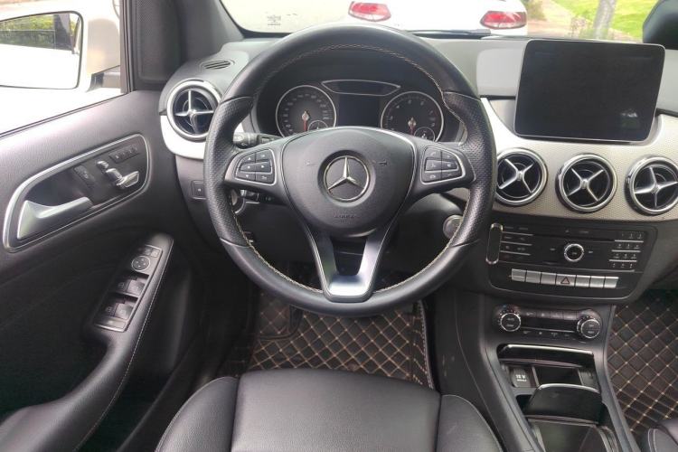 Used Mercedes-Benz B-Class 2017 B 200 Fashion Model Steering Wheel
