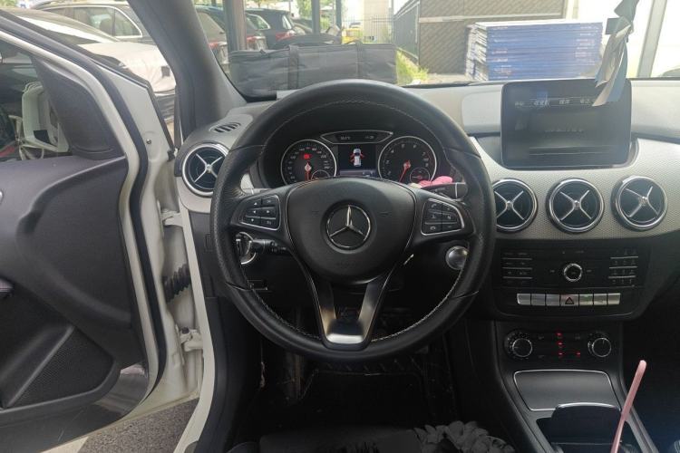 Used Mercedes-Benz B-Class 2017 B 200 Sport Edition Steering Wheel